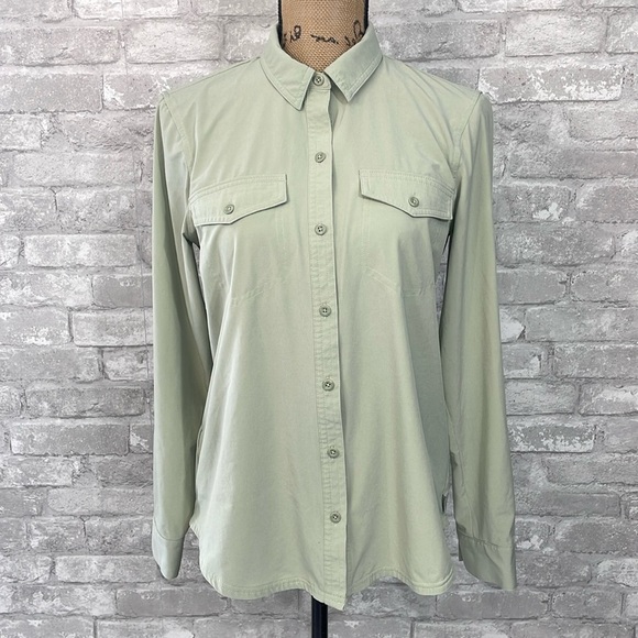 Eddie Bauer Classic Fit Button Down Shirt - Picture 1 of 6